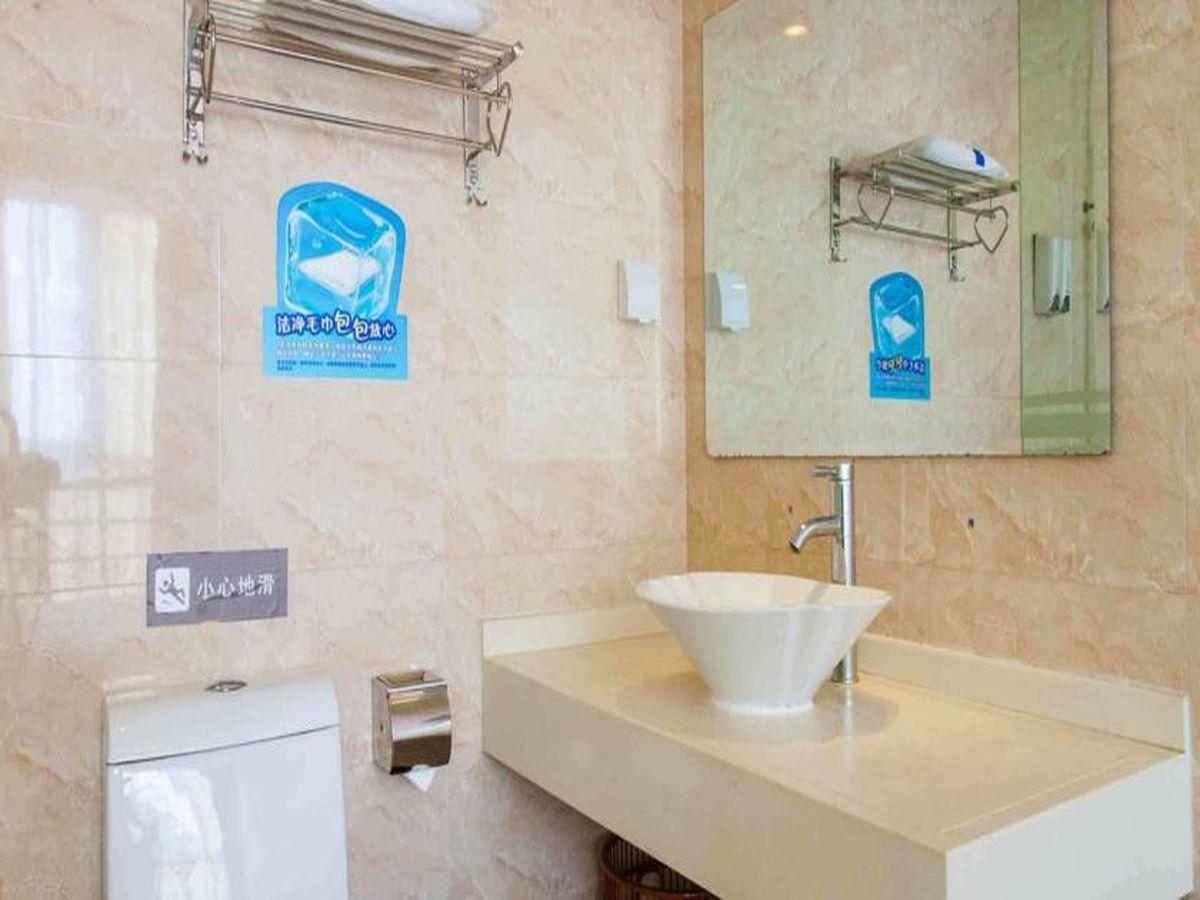 7Days Inn Qionghai Bus Station Экстерьер фото